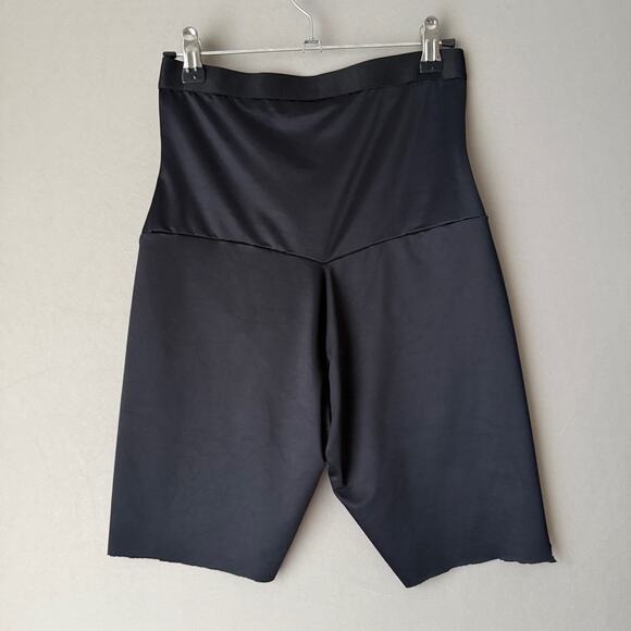 Maidenform sz M cutoff Shapewear Shorts Black - Picture 6 of 8